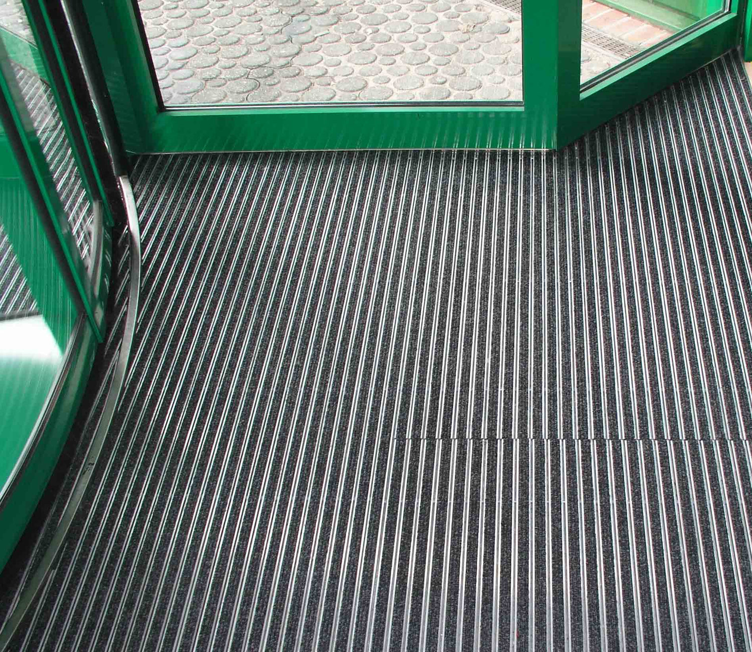 Eingelassene Eingangsmatte im Innenbereich von Beckland